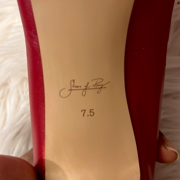 Red leather pump with a low platform - Picture 6 of 11